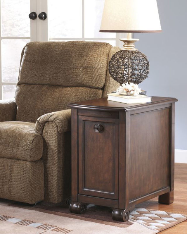 Brookfield Chair Side Table By Ashley, Ashley Furniture Brookfield Round End Table